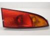 Achterlicht rechts van een Ford Focus 1, 1998 / 2004 1.6 16V, Hatchback, Benzine, 1.596cc, 74kW (101pk), FWD, FYDA; FYDC; FYDB; FYDD; FYDH, 1998-10 / 2004-11 2004