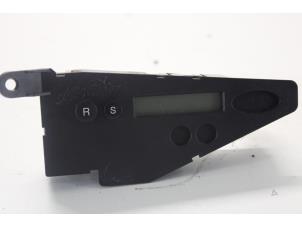 Gebruikte Display Interieur Ford Focus 1 1.6 16V Prijs op aanvraag aangeboden door Gebr Opdam B.V.