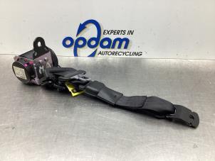 Gebruikte Veiligheidsgordel midden-achter Toyota Verso S 1.33 16V Dual VVT-I Prijs € 42,00 Margeregeling aangeboden door Gebr Opdam B.V.