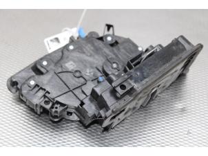 Gebruikte Deurslot Mechaniek 4Deurs links-voor BMW 2 serie Active Tourer (F45) 218i 1.5 TwinPower Turbo 12V Prijs € 38,00 Margeregeling aangeboden door Gebr Opdam B.V.