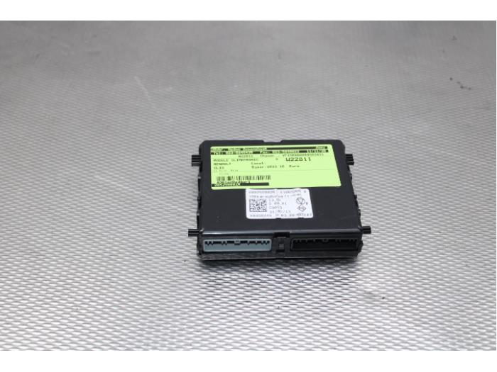Module climatronic van een Renault Clio IV (5R) 0.9 Energy TCE 90 12V 2013