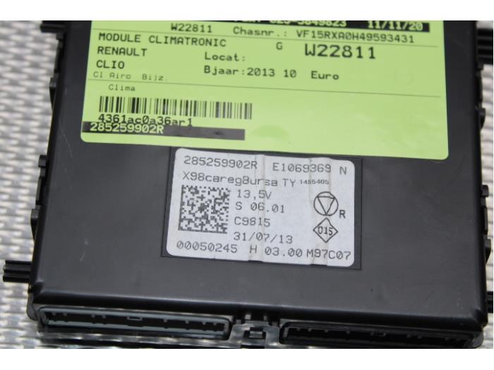 Module climatronic van een Renault Clio IV (5R) 0.9 Energy TCE 90 12V 2013