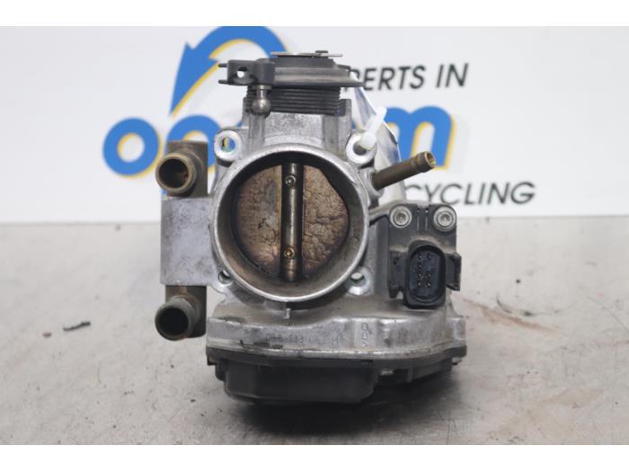 Gebruikte Gasklephuis Volkswagen Passat (3B2) 1.8 20V Prijs € 51,00 Margeregeling aangeboden door Gebr Opdam B.V.