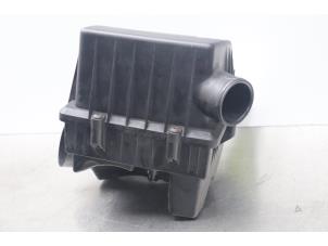 Gebruikte Luchtfilterhuis Opel Corsa D 1.2 16V Prijs € 21,00 Margeregeling aangeboden door Gebr Opdam B.V.