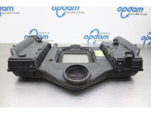 Gebruikte Luchtfilterhuis Mercedes S (W221) 5.5 S-550 32V Prijs € 85,00 Margeregeling aangeboden door Gebr Opdam B.V.