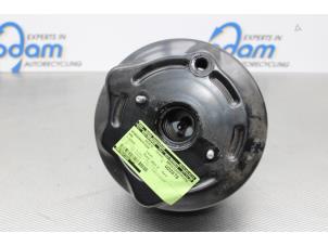 Gebruikte Rembooster BMW 3 serie Touring (F31) 320i 2.0 16V Prijs € 128,00 Margeregeling aangeboden door Gebr Opdam B.V.