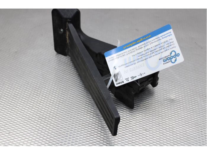 Gaspedaalpositie Sensor van een BMW 3 serie Touring (F31) 320i 2.0 16V 2013