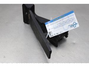 Gaspedaalpositie Sensor van een BMW 3 serie Touring (F31) 320i 2.0 16V 2013