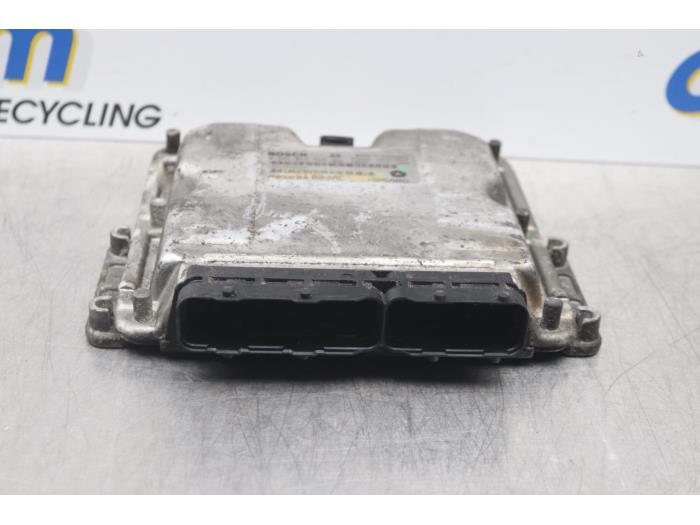 Gebruikte Computer Motormanagement Chrysler Voyager/Grand Voyager (RG/RS) 2.8 CRD 16V Autom. (Dodge Ram Van) Prijs op aanvraag aangeboden door Gebr Opdam B.V.