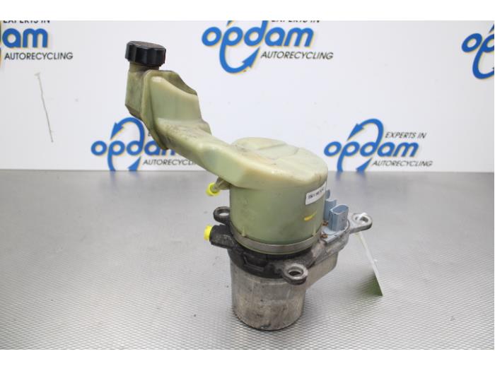 Gebruikte Servopomp Ford Fiesta 5 (JD/JH) 1.6 TDCi 16V Prijs op aanvraag aangeboden door Gebr Opdam B.V.