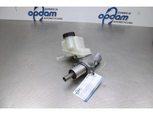 Gebruikte Hoofdremcilinder Mercedes CLS (C218) 350 CGI BlueEfficiency 3.5 V6 24V Prijs op aanvraag aangeboden door Gebr Opdam B.V.