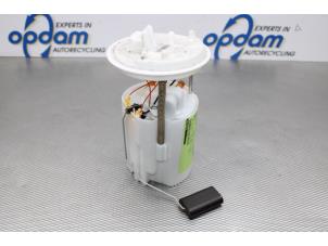 Gebruikte Benzinepomp Opel Corsa E 1.0 SIDI Turbo 12V Prijs € 38,00 Margeregeling aangeboden door Gebr Opdam B.V.