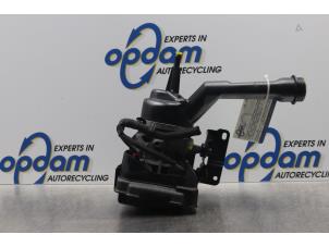 Gebruikte Stuurpomp Peugeot 308 SW (4E/H) 1.6 HDiF 16V Prijs € 42,00 Margeregeling aangeboden door Gebr Opdam B.V.