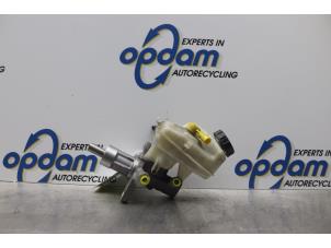 Gebruikte Hoofdremcilinder Opel Astra J (PC6/PD6/PE6/PF6) 1.4 Turbo 16V Prijs € 20,00 Margeregeling aangeboden door Gebr Opdam B.V.