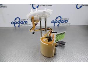 Gebruikte Benzinepomp Jaguar F-Pace 2.0 Turbo 16V AWD Prijs € 298,00 Margeregeling aangeboden door Gebr Opdam B.V.