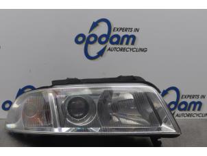 Gebruikte Koplamp rechts Audi A4 (B5) 1.6 Prijs € 30,00 Margeregeling aangeboden door Gebr Opdam B.V.