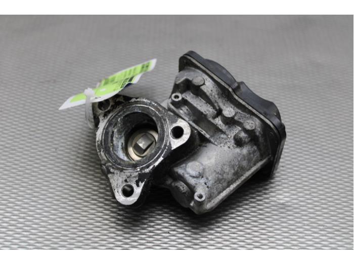 Gebruikte Gasklephuis Mercedes B (W246/W242) 1.5 B-180 CDI,d 16V Prijs € 51,00 Margeregeling aangeboden door Gebr Opdam B.V.