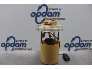 Gebruikte Tank element Pomp Fiat Grande Punto (199) 1.3 JTD Multijet 16V VGT Prijs € 51,00 Margeregeling aangeboden door Gebr Opdam B.V.