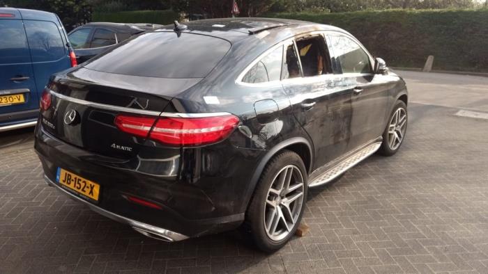 Gebruikte Aandrijfas rechts-achter Mercedes GLE Coupe (C292) 350d 3.0 V6 24V BlueTEC 4-Matic Prijs € 212,00 Margeregeling aangeboden door Gebr Opdam B.V.