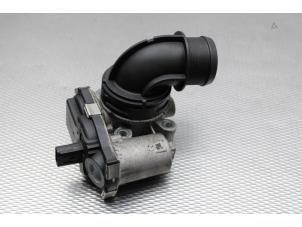 Gebruikte Gasklephuis Opel Corsa E 1.0 SIDI Turbo 12V Prijs € 42,00 Margeregeling aangeboden door Gebr Opdam B.V.