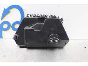 Gebruikte Schakelaar Stoelverwarming Mercedes S (W220) 5.0 S-500 V8 24V Prijs op aanvraag aangeboden door Gebr Opdam B.V.