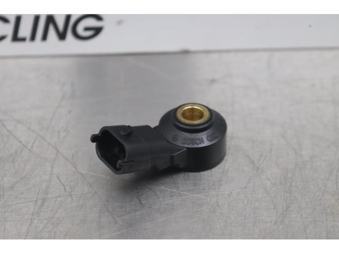 Pingelsensor van een Fiat 500 2014