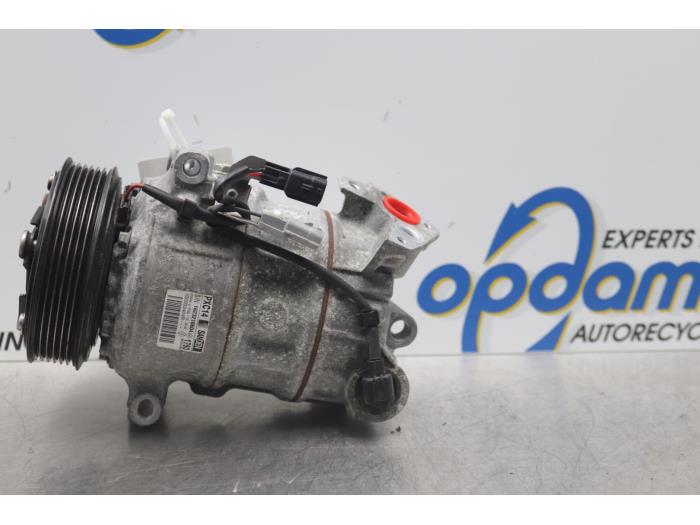 Gebruikte Aircopomp Renault Megane IV (RFBB) 1.6 GT Energy TCe 205 EDC Prijs € 60,00 Margeregeling aangeboden door Gebr Opdam B.V.