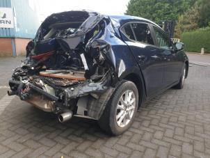 Gebruikte Fusee rechts-achter Mazda 3 (BM/BN) 2.0 SkyActiv-G 120 16V Prijs € 128,00 Margeregeling aangeboden door Gebr Opdam B.V.