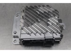 Gebruikte Radio versterker Renault Clio V (RJAB) 1.3 TCe 130 16V Prijs op aanvraag aangeboden door Gebr Opdam B.V.