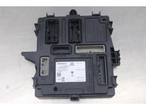 Gebruikte Bodycontrol Module Renault Clio V (RJAB) 1.3 TCe 130 16V Prijs op aanvraag aangeboden door Gebr Opdam B.V.