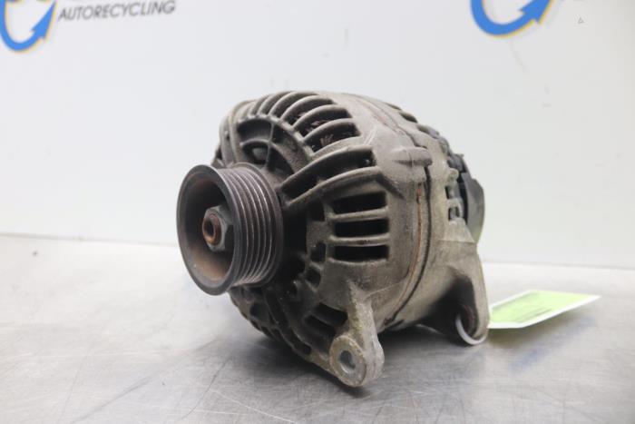 Gebruikte Dynamo Audi A4 Avant Quattro (B6) 3.0 V6 30V Prijs € 50,00 Margeregeling aangeboden door Gebr Opdam B.V.