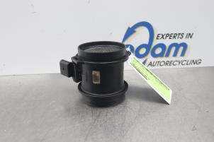 Gebruikte Luchtmassameter Audi A4 Avant Quattro (B6) 3.0 V6 30V Prijs € 30,00 Margeregeling aangeboden door Gebr Opdam B.V.