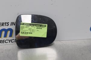 Gebruikte Spiegelglas rechts Renault Clio III (BR/CR) 1.2 16V 75 Prijs op aanvraag aangeboden door Gebr Opdam B.V.