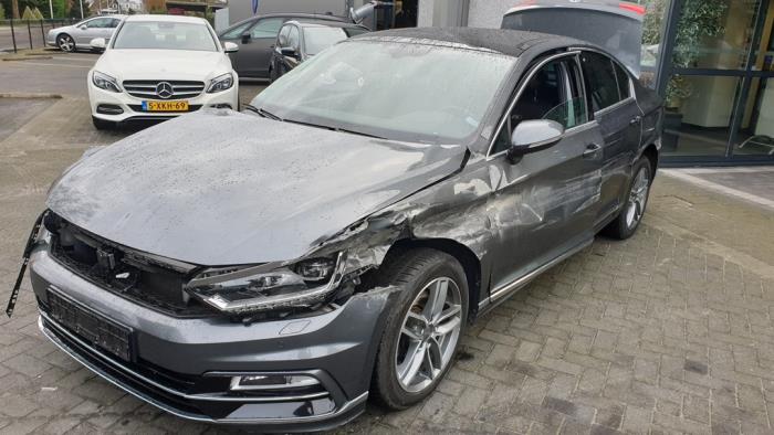 Gebruikte Steekas links-voor Volkswagen Passat (3G2) 1.6 TDI 16V Prijs € 106,00 Margeregeling aangeboden door Gebr Opdam B.V.