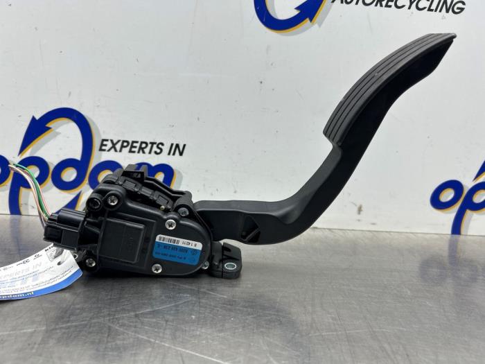 Gebruikte Gaspedaalpositie Sensor Renault Twingo II (CN) 1.2 16V Prijs € 30,00 Margeregeling aangeboden door Gebr Opdam B.V.