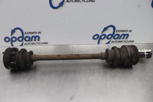 Gebruikte Aandrijfas links-achter Mercedes E Combi (S210) 2.6 E-240 V6 18V Prijs € 42,00 Margeregeling aangeboden door Gebr Opdam B.V.