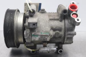 Gebruikte Pomp Airco Renault Twingo II (CN) 1.2 16V Prijs € 60,00 Margeregeling aangeboden door Gebr Opdam B.V.