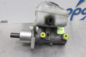 Gebruikte Hoofdremcilinder Opel Astra G (F08/48) 2.0 16V OPC Prijs € 25,00 Margeregeling aangeboden door Gebr Opdam B.V.