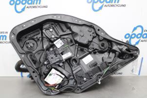Gebruikte Raammechaniek 4Deurs links-achter Mercedes C Estate (S205) C-350 e 2.0 16V Prijs € 75,00 Margeregeling aangeboden door Gebr Opdam B.V.