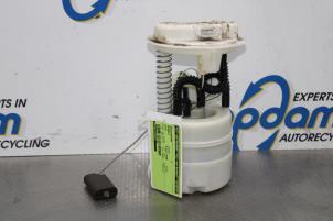 Gebruikte Benzinepomp Renault Clio Prijs € 26,00 Margeregeling aangeboden door Gebr Opdam B.V.