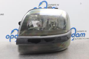 Gebruikte Koplamp links Fiat Doblo (223A/119) 1.6 16V Prijs € 34,00 Margeregeling aangeboden door Gebr Opdam B.V.