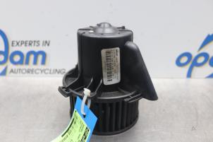 Gebruikte Aanjager Peugeot 307 SW (3H) 1.6 HDiF 110 16V Prijs € 30,00 Margeregeling aangeboden door Gebr Opdam B.V.