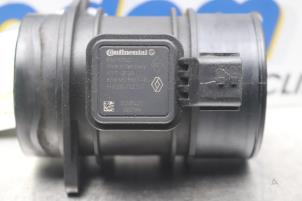 Gebruikte Luchtmassameter Renault Clio IV Estate/Grandtour (7R) 1.5 Energy dCi 90 FAP Prijs € 60,00 Margeregeling aangeboden door Gebr Opdam B.V.