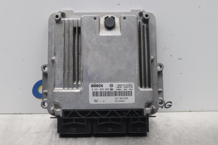 Gebruikte Computer Motormanagement Renault Clio IV Estate/Grandtour (7R) 1.5 Energy dCi 90 FAP Prijs € 128,00 Margeregeling aangeboden door Gebr Opdam B.V.