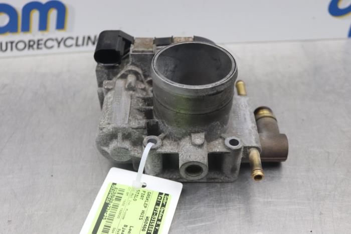 Gebruikte Gasklephuis Fiat Stilo (192A/B) 1.6 16V Prijs op aanvraag aangeboden door Gebr Opdam B.V.