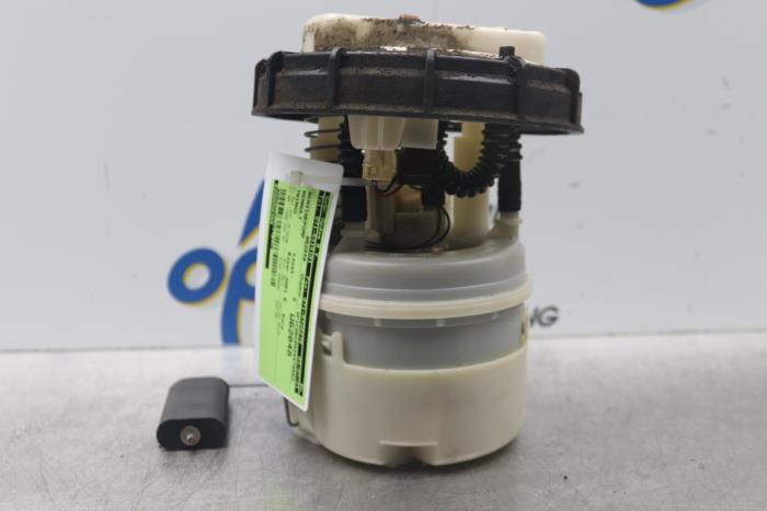 Gebruikte Benzinepomp Renault Twingo (C06) 1.2 16V Prijs € 24,00 Margeregeling aangeboden door Gebr Opdam B.V.