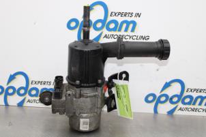 Gebruikte Pomp Servo Peugeot 307 SW (3H) 1.6 16V Prijs € 106,00 Margeregeling aangeboden door Gebr Opdam B.V.
