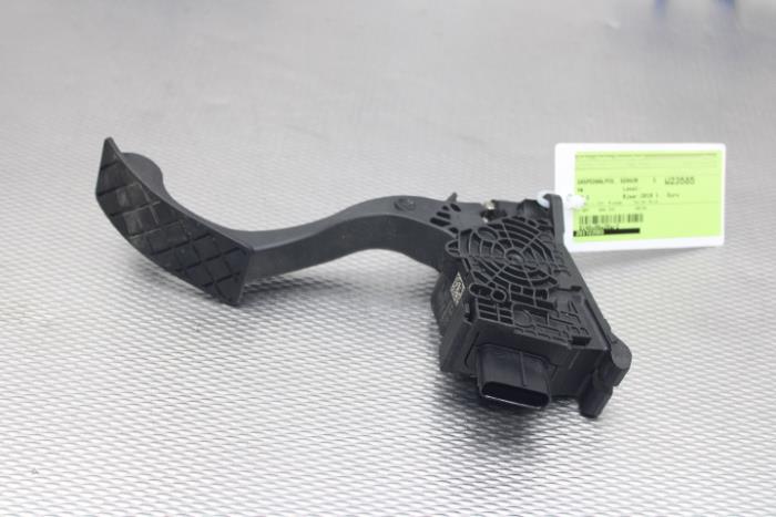 Gebruikte Gaspedaalpositie Sensor Volkswagen Polo VI (AW1) 1.0 TSI 12V Prijs € 30,00 Margeregeling aangeboden door Gebr Opdam B.V.