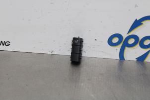 Gebruikte PDC Schakelaar Citroen Jumpy 1.6 Blue HDi 95 Prijs op aanvraag aangeboden door Gebr Opdam B.V.