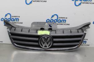 Gebruikte Grille Volkswagen Touran (1T1/T2) 1.6 FSI 16V Prijs € 50,00 Margeregeling aangeboden door Gebr Opdam B.V.